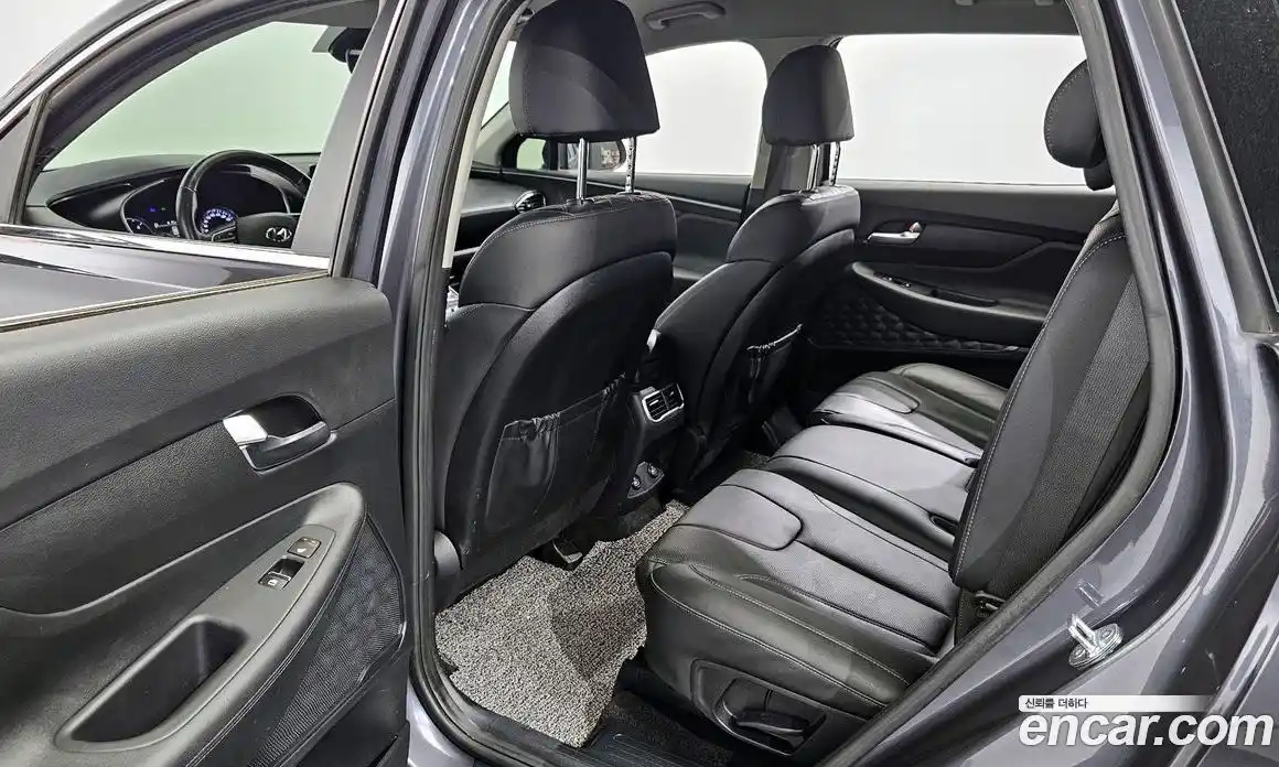 Hyundai Santa Fe 2023 2.2 Автомат в Москве № 245763, фото 6