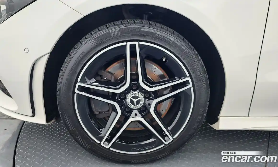 Mercedes-Benz CLA-Class 2020 2.0 Автомат в Москве № 265130, фото 15