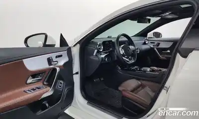 Mercedes-Benz CLA-Class 2020 2.0 Автомат в Москве № 265130, миниатюра 2