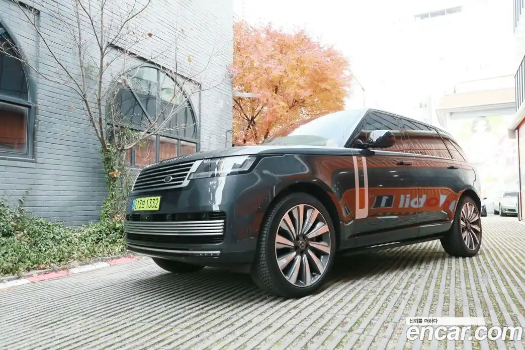 Land Rover Range-Rover 2024 4.4 Автомат в Москве № 271670, фото 13