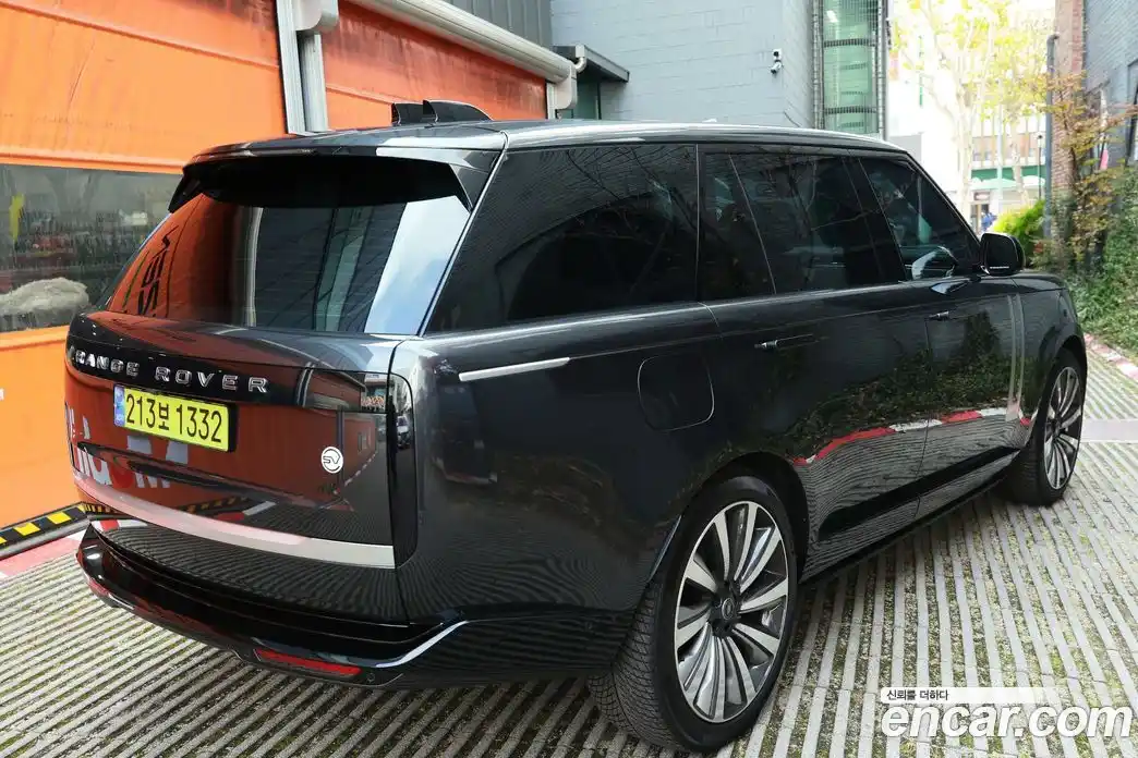 Land Rover Range-Rover 2024 4.4 Автомат в Москве № 271670, фото 15