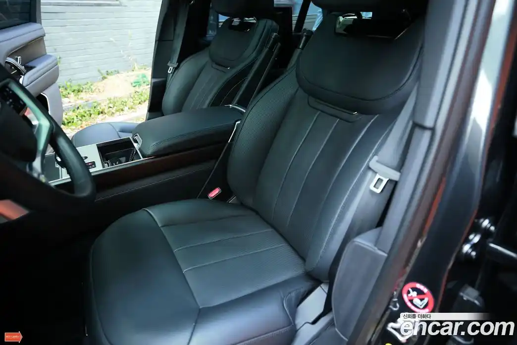 Land Rover Range-Rover 2024 4.4 Автомат в Москве № 271670, фото 6