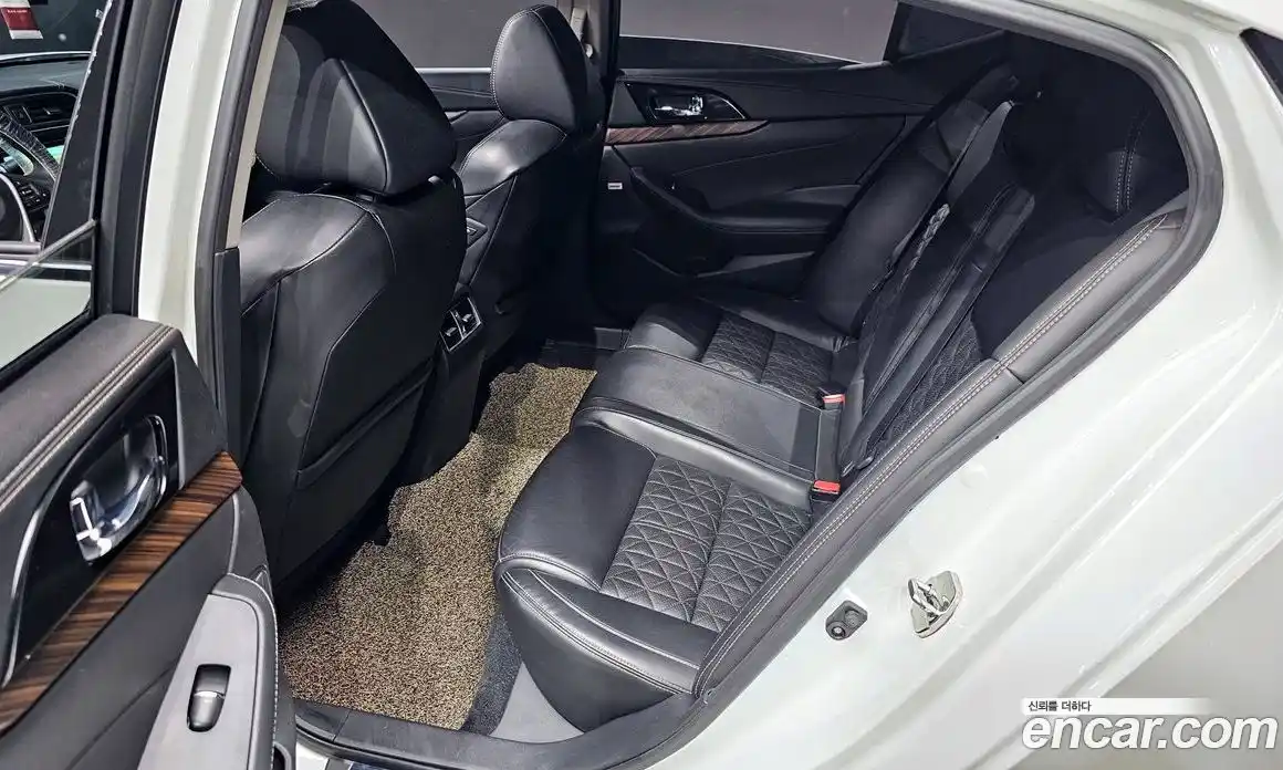 Nissan Maxima 2017 3.5 Автомат в Москве № 284949, фото 16