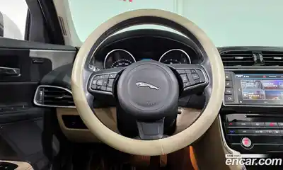 Jaguar XE 2016 2.0 Автомат в Москве № 320077, миниатюра 12