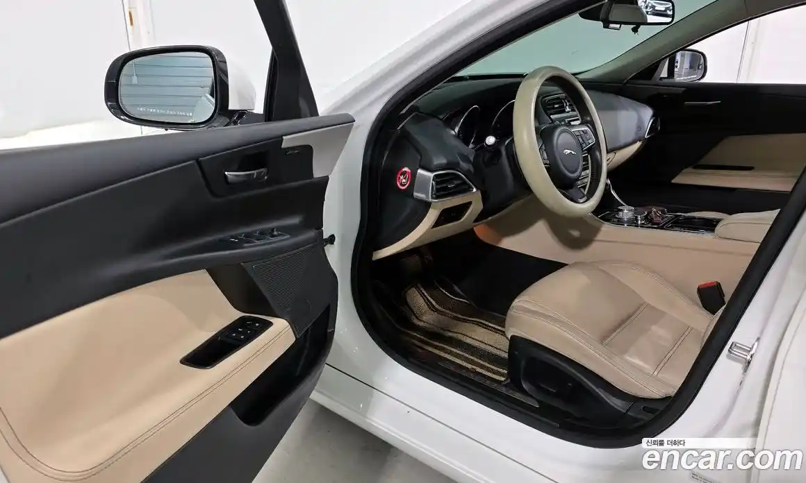 Jaguar XE 2016 2.0 Автомат в Москве № 320077, фото 17