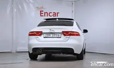 Jaguar XE 2016 2.0 Автомат в Москве № 320077, миниатюра 7