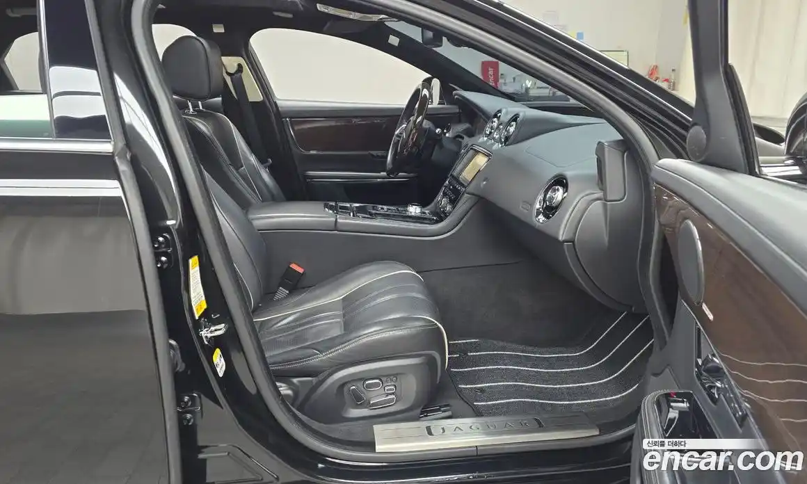 Jaguar XJ 2011 5.0 Автомат в Москве № 320216, фото 7