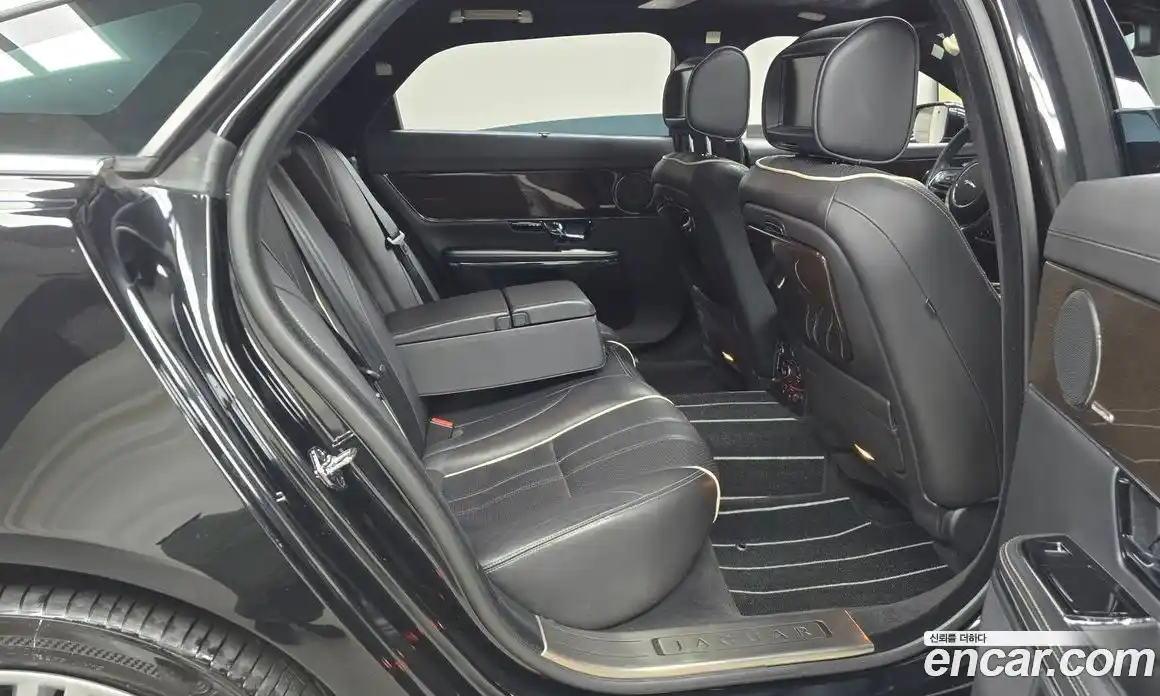Jaguar XJ 2011 5.0 Автомат в Москве № 320216, фото 9