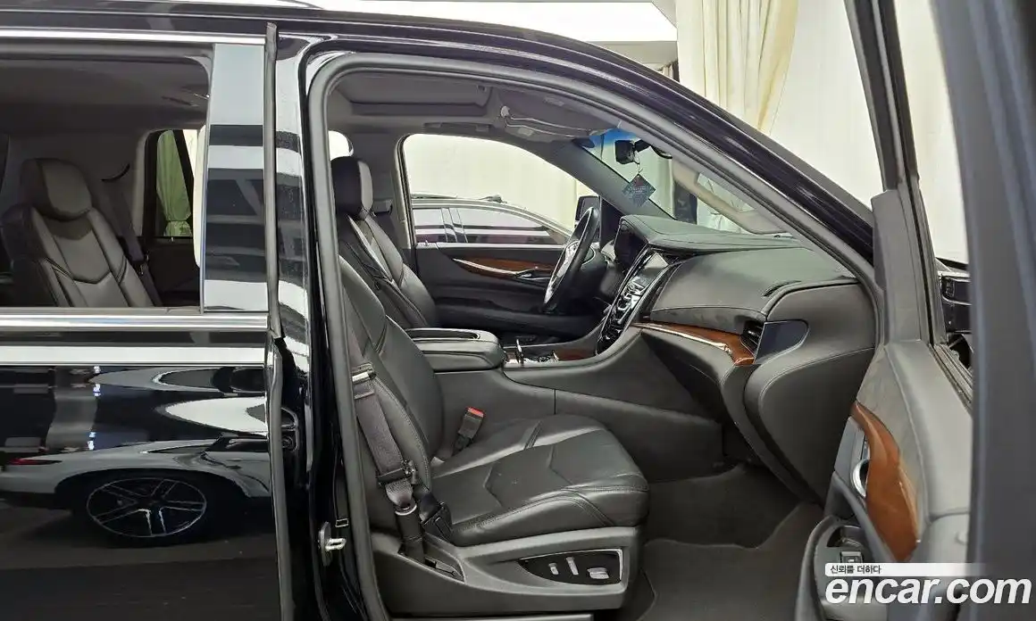 Cadillac Escalade 2017 6.2 Автомат в Москве № 320952, фото 13