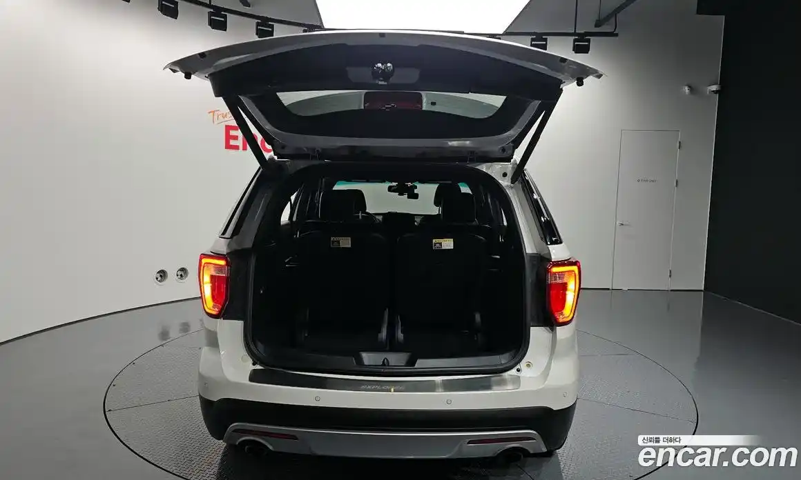 Ford Explorer 2016 2.3 Автомат в Москве № 330534, фото 3