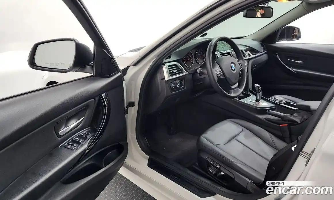 BMW 3-Series 2017 2.0 Автомат в Москве № 331446, фото 17