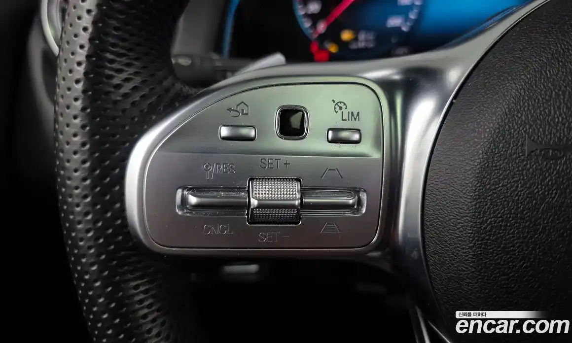 Mercedes-Benz EQB 2023 0.2 Автомат в Москве № 338947, фото 12