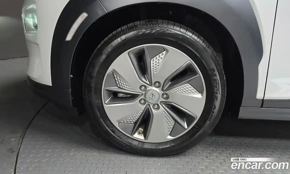 Hyundai Kona 2020 0.2 Автомат в Москве № 47133, фото 11