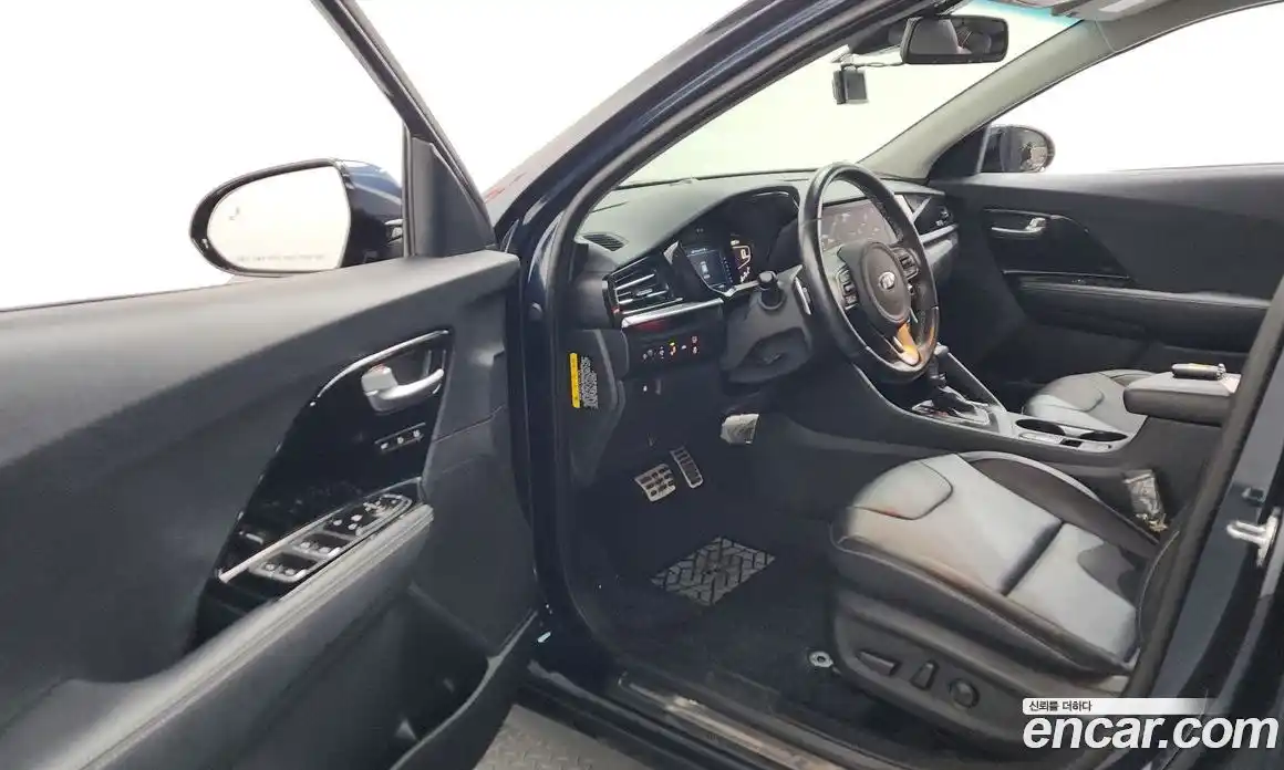 Kia Niro 2020 1.6 Автомат в Москве № 51880, фото 4