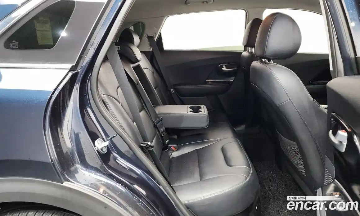 Kia Niro 2020 1.6 Автомат в Москве № 51880, фото 7