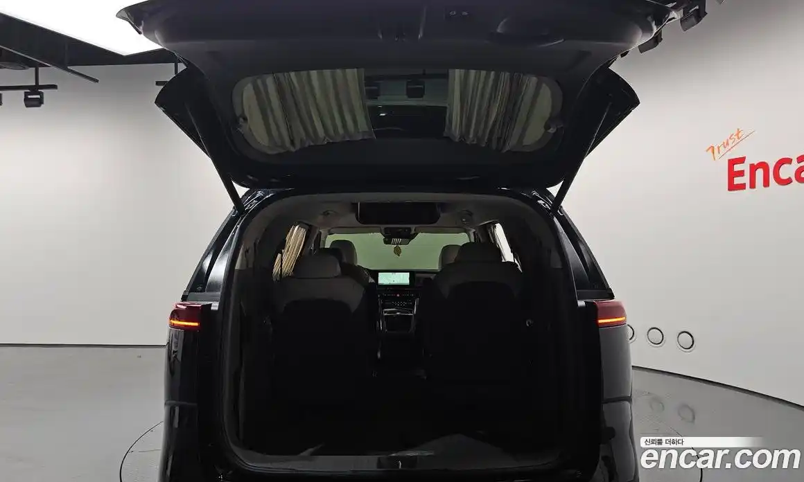 Kia Canival 2023 3.5 Автомат в Москве № 53667, фото 15