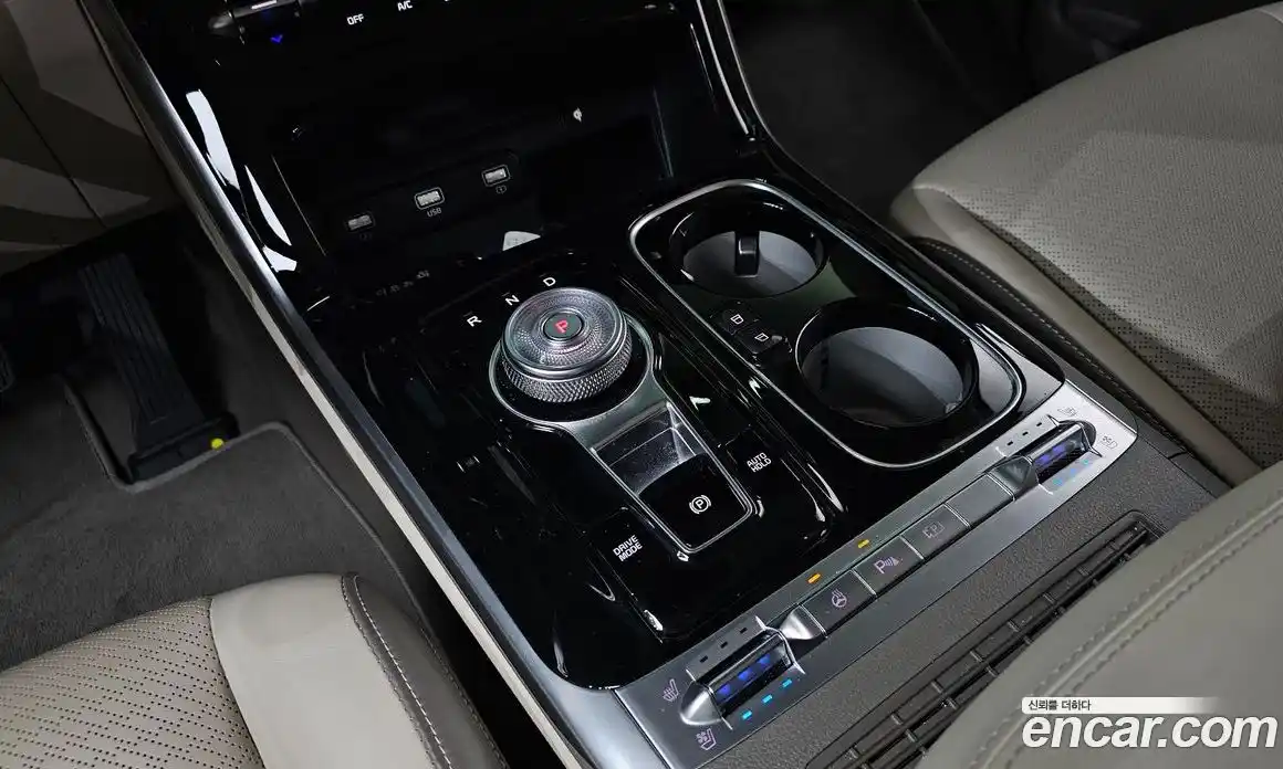 Kia Canival 2023 3.5 Автомат в Москве № 53667, фото 19