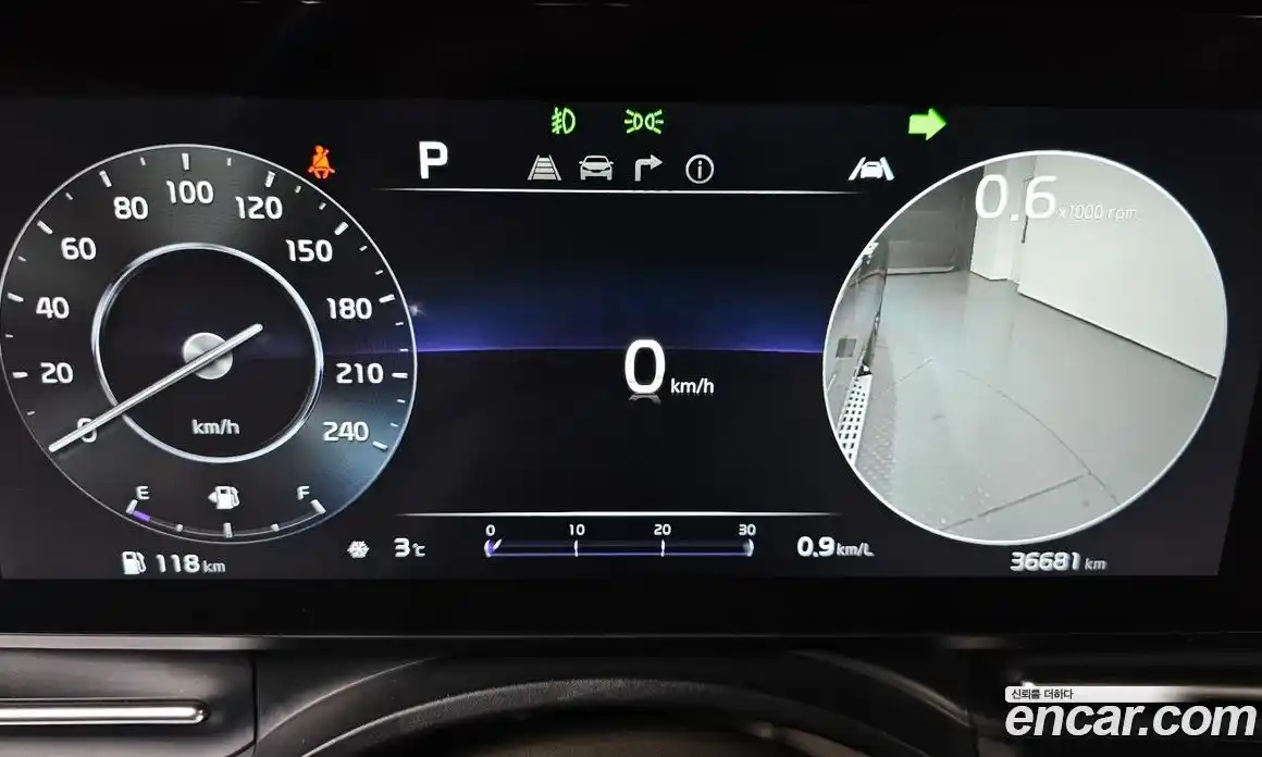 Kia Canival 2023 3.5 Автомат в Москве № 53667, фото 3