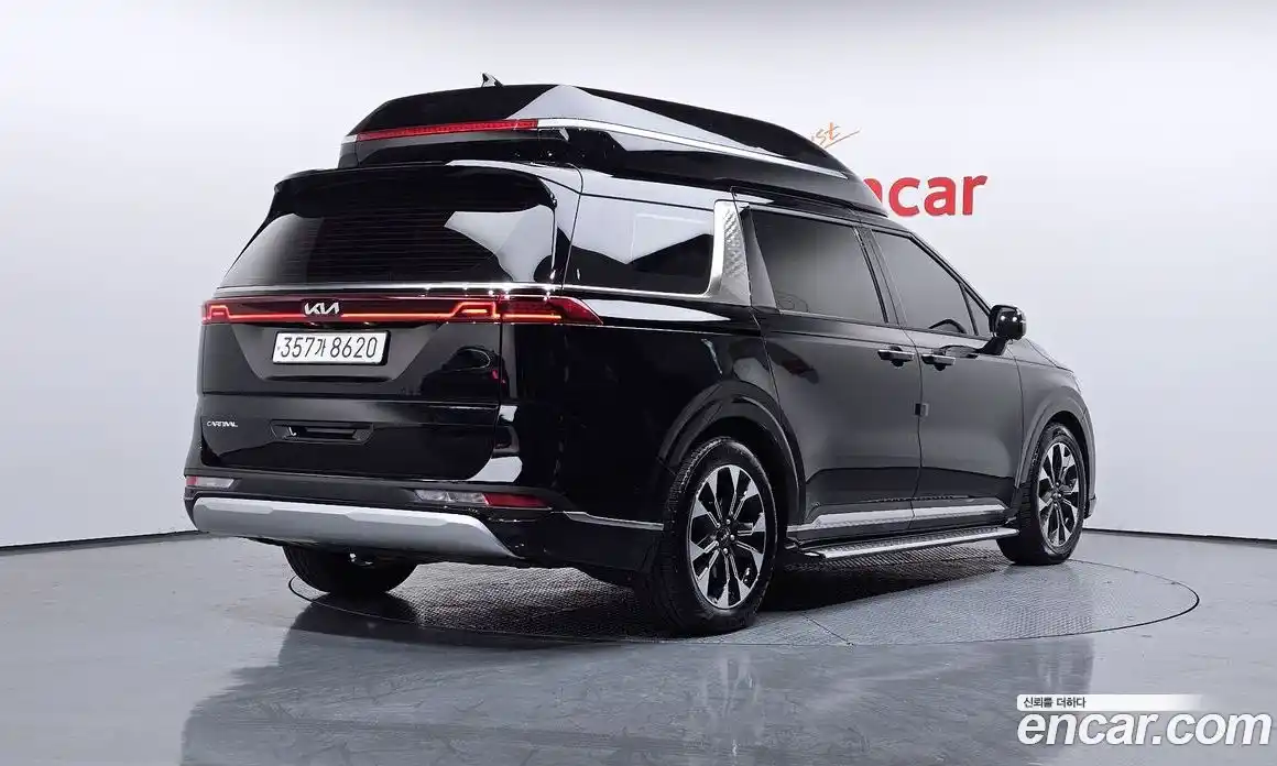 Kia Canival 2023 3.5 Автомат в Москве № 53667, фото 5