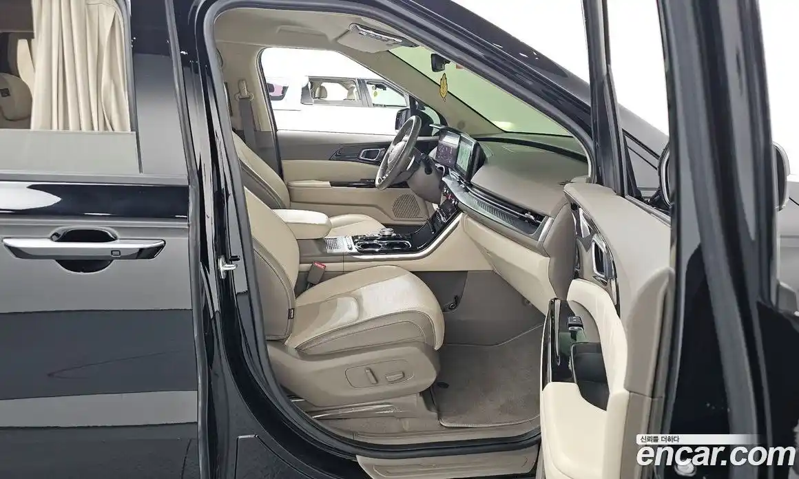 Kia Canival 2023 3.5 Автомат в Москве № 53667, фото 8