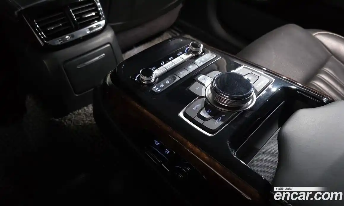 Genesis EQ900 2016 3.3 Автомат в Москве № 57995, фото 16