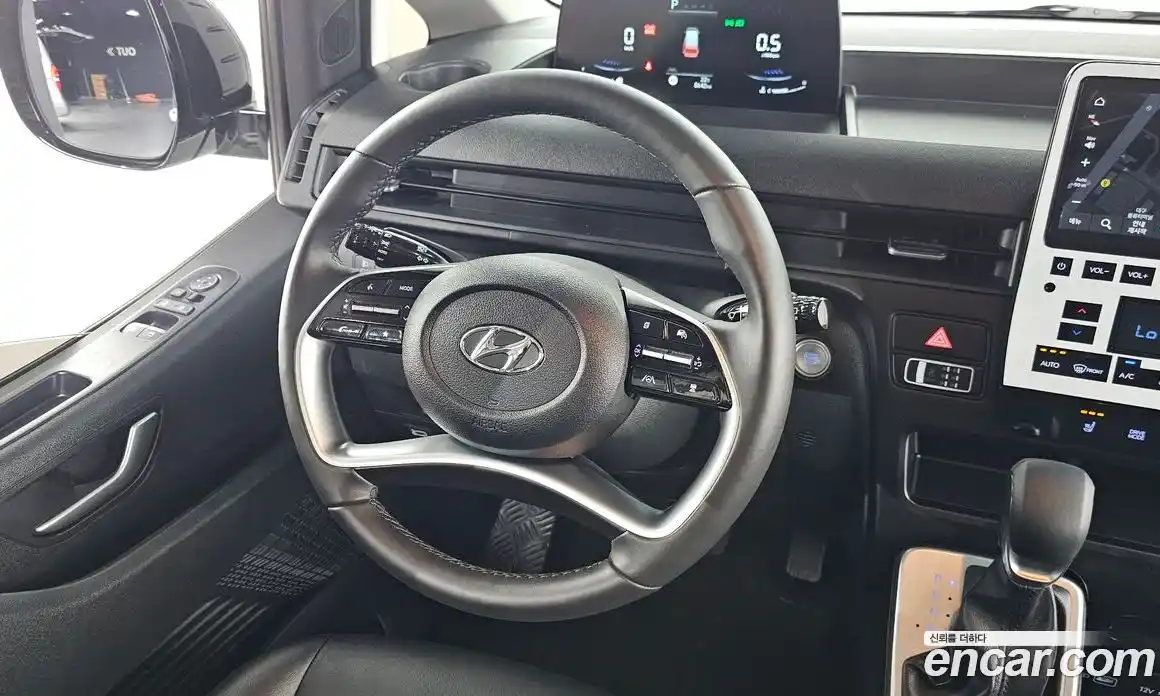 Hyundai Staria 2023 3.5 Автомат в Москве № 108774, фото 13