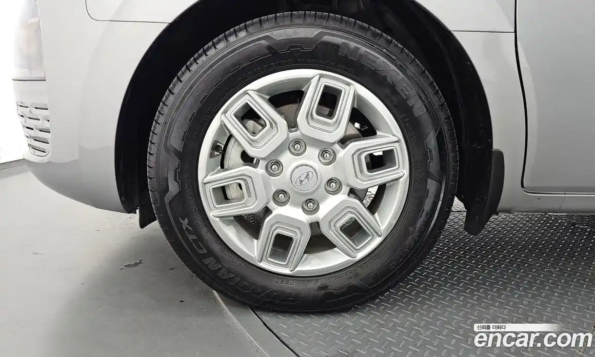 Hyundai Staria 2023 3.5 Автомат в Москве № 108774, фото 17