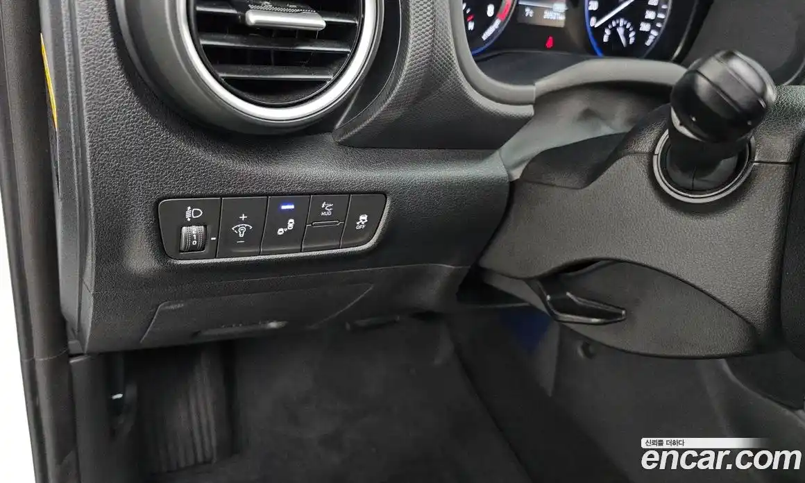 Hyundai Kona 2018 1.6 Автомат в Москве № 109741, фото 20