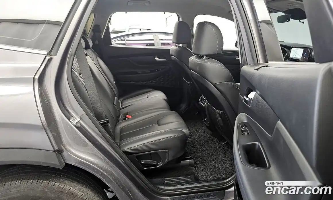 Hyundai Santa Fe 2023 1.6 Автомат в Москве № 110937, фото 13