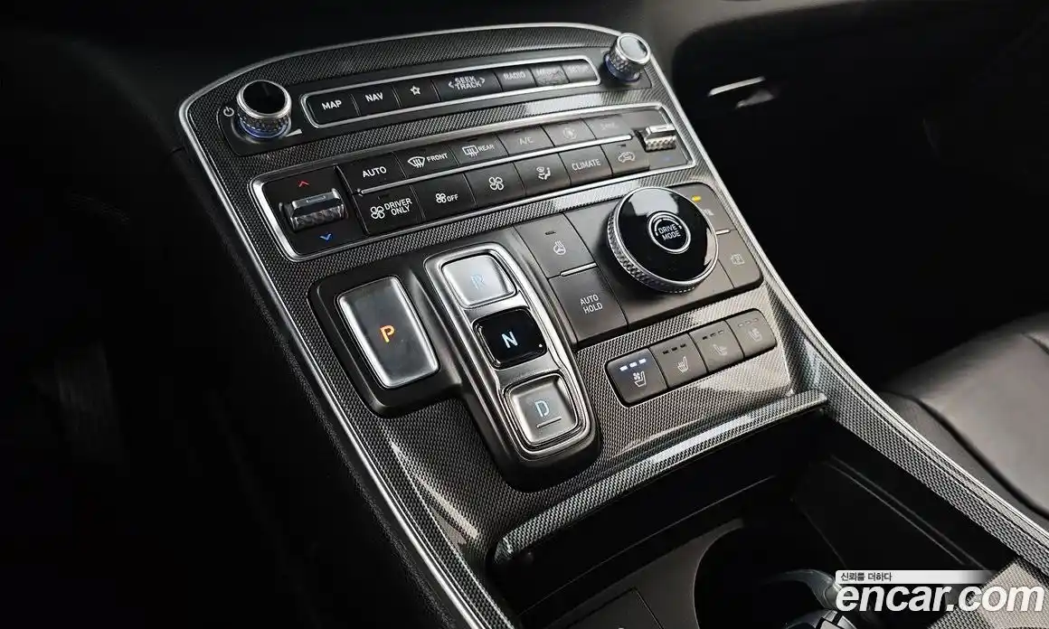 Hyundai Santa Fe 2023 1.6 Автомат в Москве № 110937, фото 16