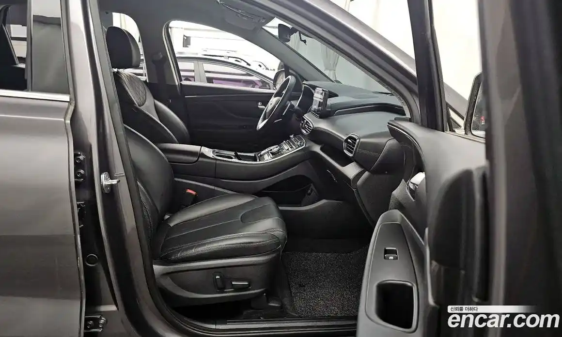 Hyundai Santa Fe 2023 1.6 Автомат в Москве № 110937, фото 8