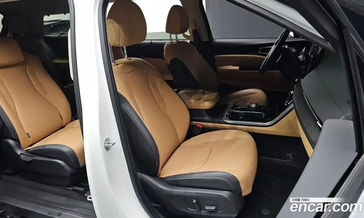 Kia Canival 2023 3.5 Автомат в Москве № 121303, фото 12