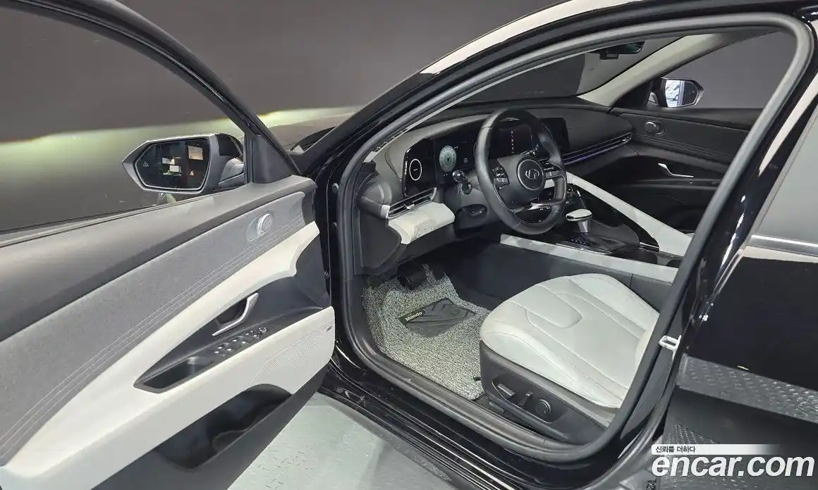 Hyundai Avante 2022 1.6 Автомат в Москве № 125951, фото 12