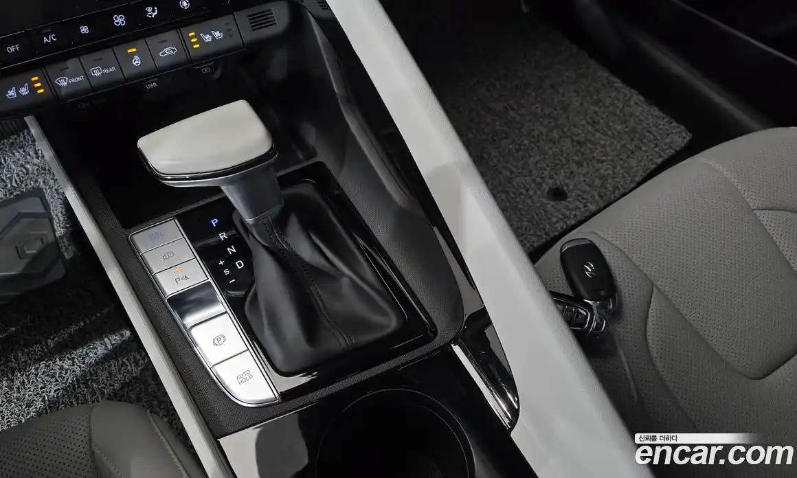 Hyundai Avante 2022 1.6 Автомат в Москве № 125951, фото 9