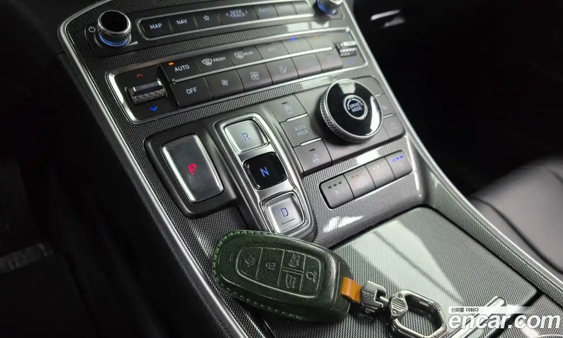 Hyundai Santa Fe 2021 2.2 Автомат в Москве № 127960, фото 11