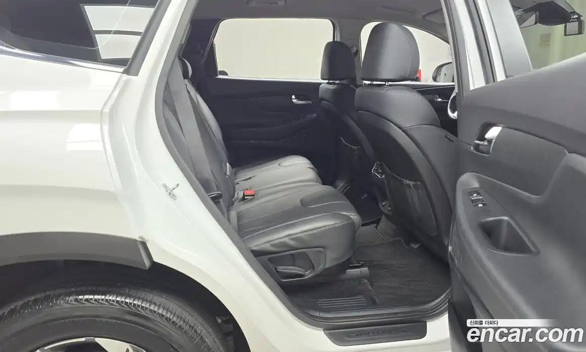 Hyundai Santa Fe 2021 2.2 Автомат в Москве № 127960, фото 3