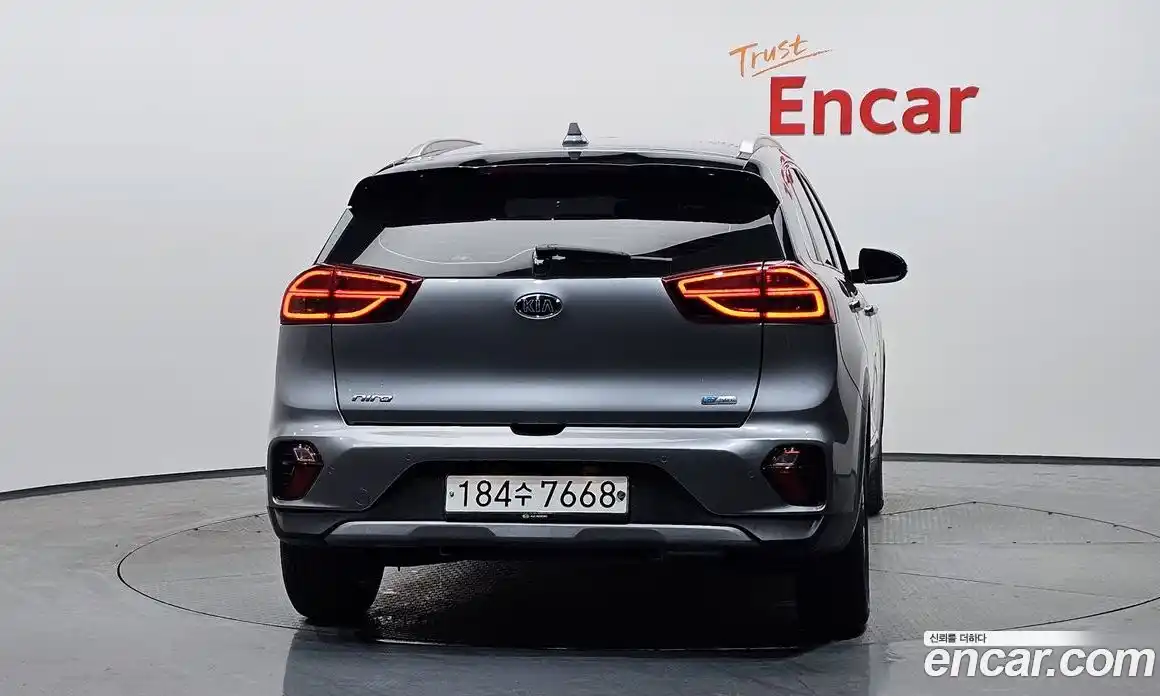 Kia Niro 2020 1.6 Автомат в Москве № 134080, фото 13