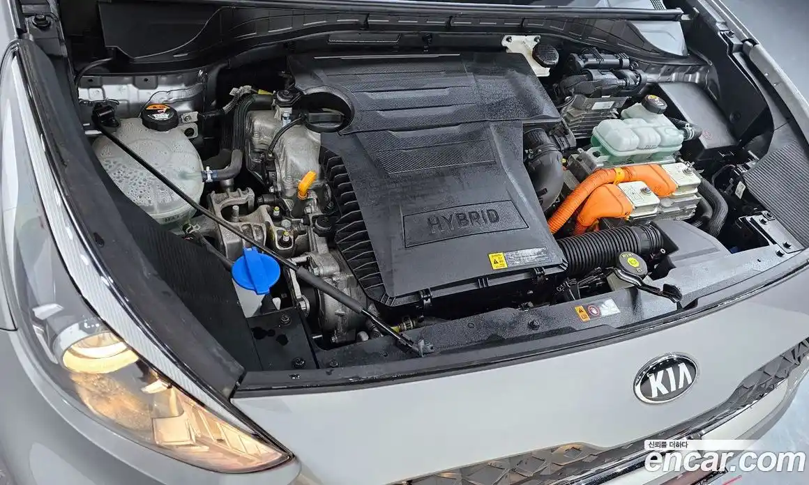 Kia Niro 2020 1.6 Автомат в Москве № 134080, фото 17