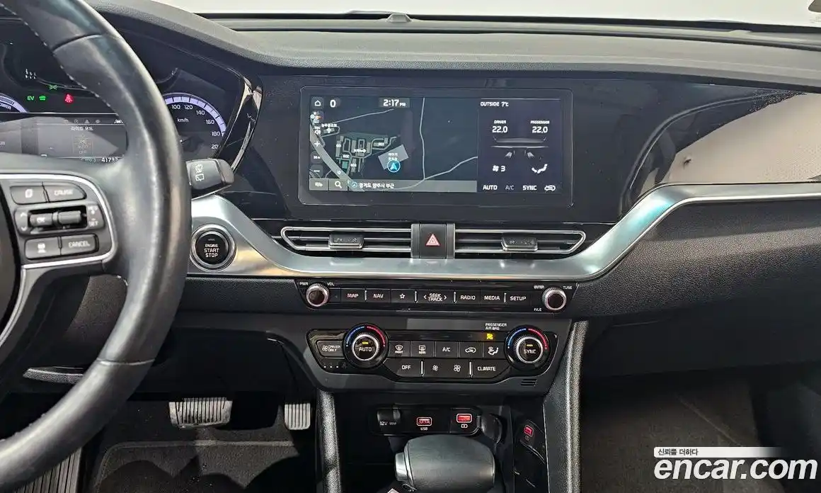 Kia Niro 2020 1.6 Автомат в Москве № 134080, фото 3