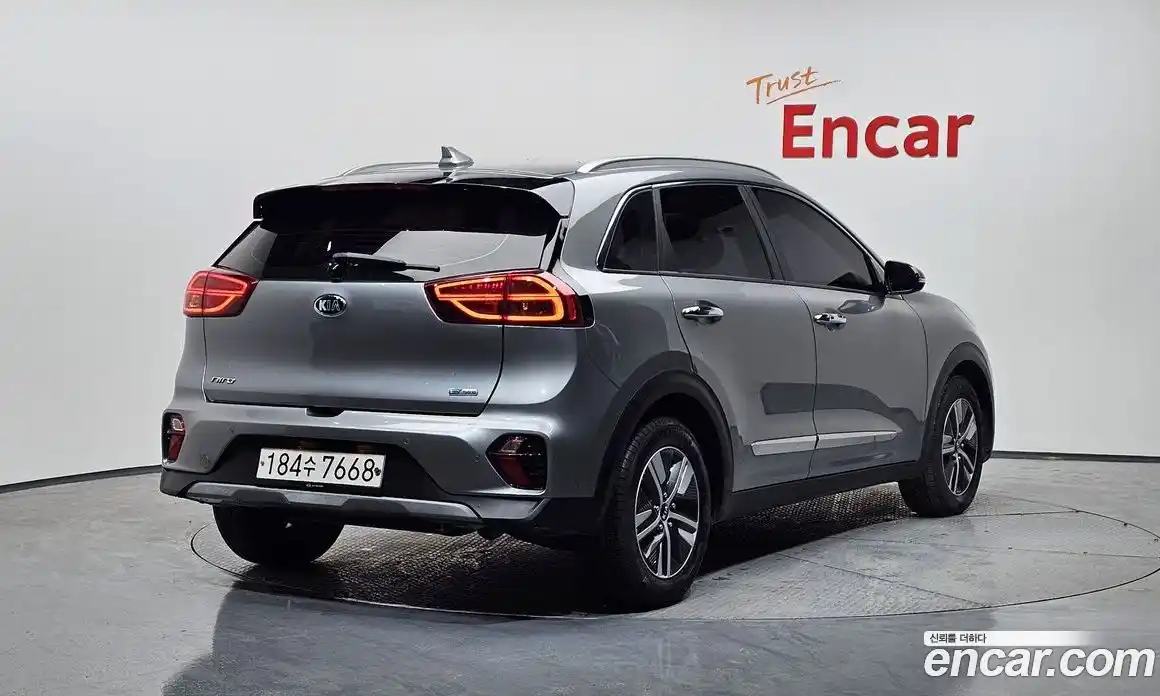 Kia Niro 2020 1.6 Автомат в Москве № 134080, фото 8