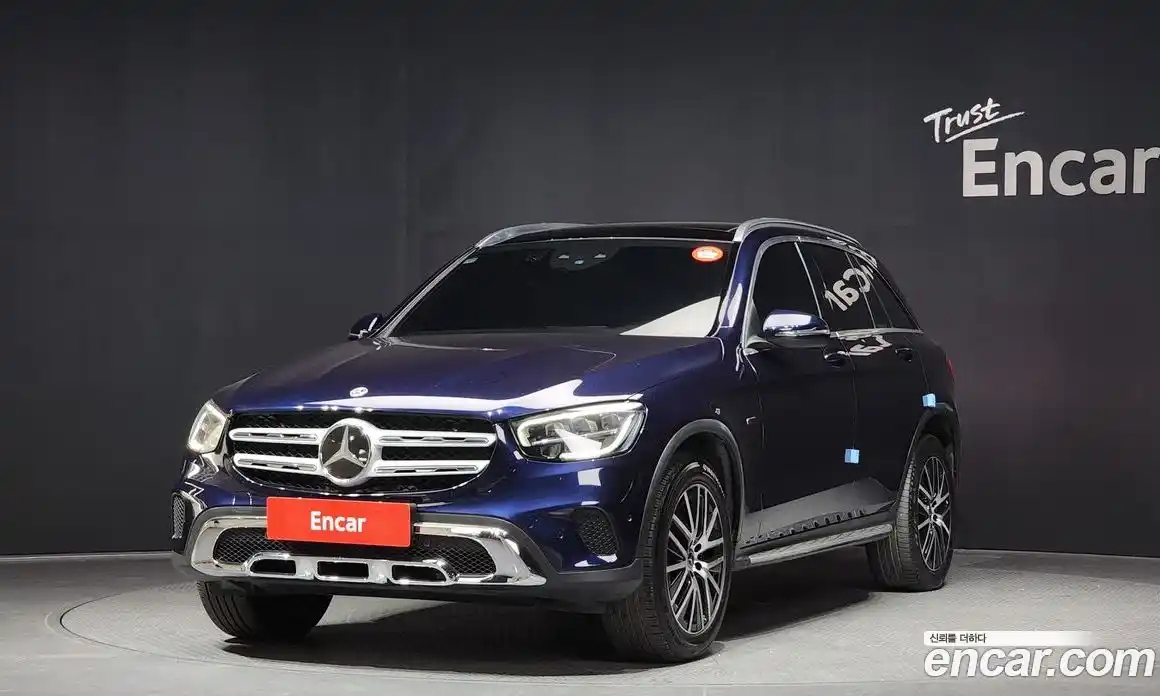 Mercedes-Benz GLC-Class 2021 2.0 Автомат в Москве № 143820, фото 1