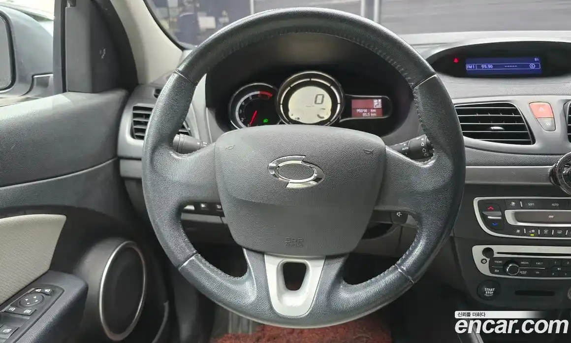 Renault SM3 2018 1.6 Автомат в Москве № 147667, фото 16