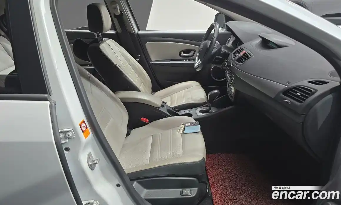 Renault SM3 2018 1.6 Автомат в Москве № 147667, фото 7