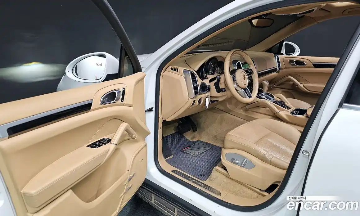 Porsche Cayenne 2015 3.0 Автомат в Москве № 149879, фото 5