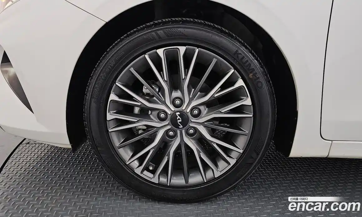 Kia K3 2022 1.6 Автомат в Москве № 15338, фото 1