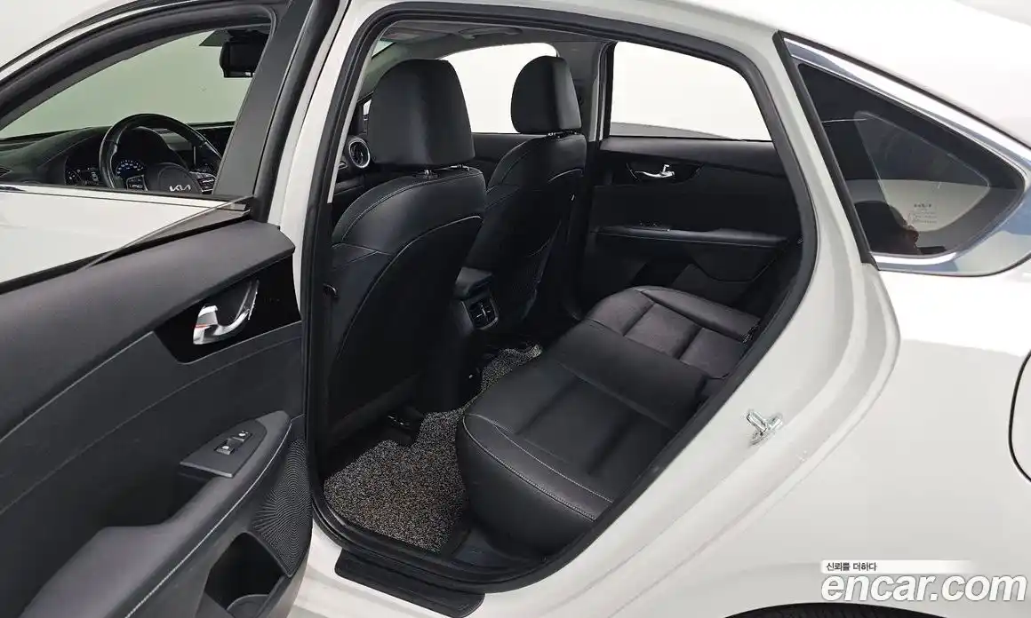 Kia K3 2022 1.6 Автомат в Москве № 15338, фото 13