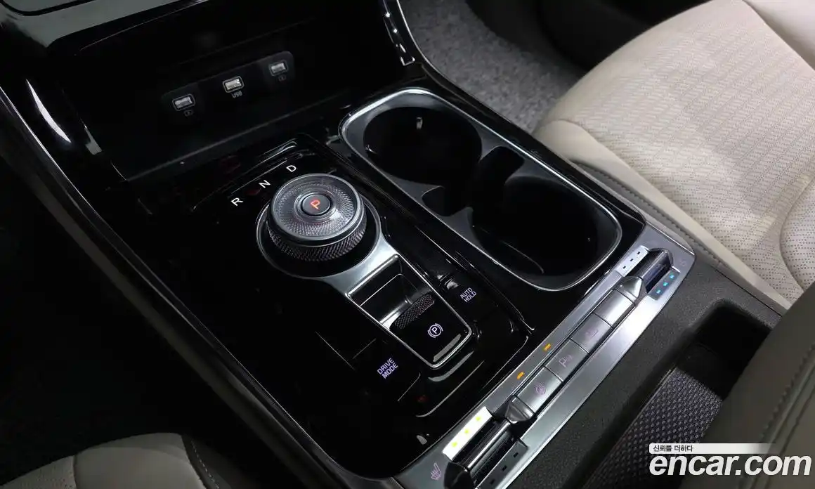 Kia Canival 2023 3.5 Автомат в Москве № 15696, фото 17