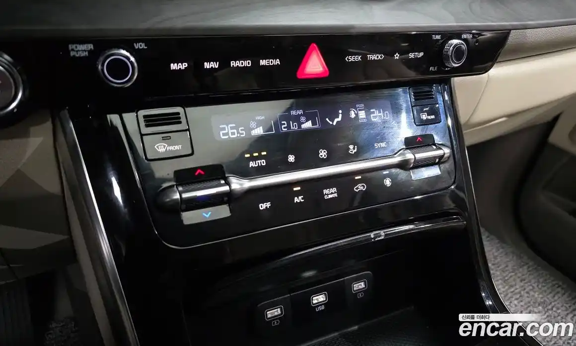 Kia Canival 2023 3.5 Автомат в Москве № 15696, фото 18