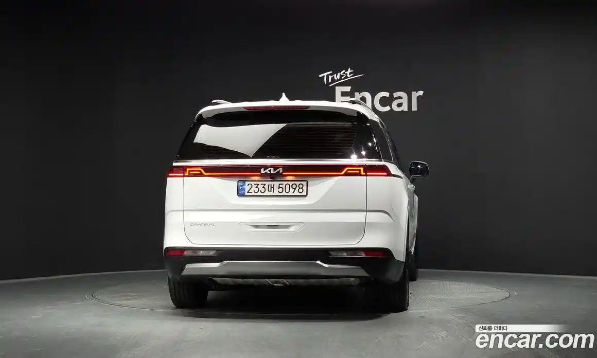 Kia Canival 2023 3.5 Автомат в Москве № 15696, фото 5