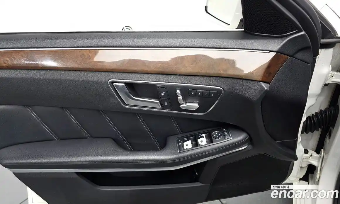 Mercedes-Benz E-Class 2016 3.5 Автомат в Москве № 160853, фото 16